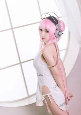 护士脱内衣吃奶摸下免费观看_720高清视频播放