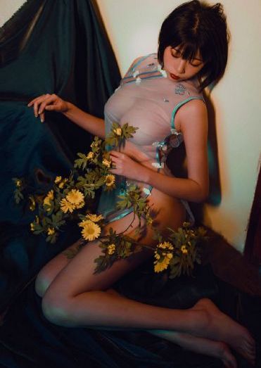 偷拍美女撒尿_HD全集免费观看