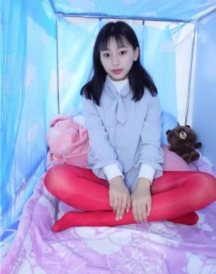 少萝自愿裸体_高清迅雷电影在线